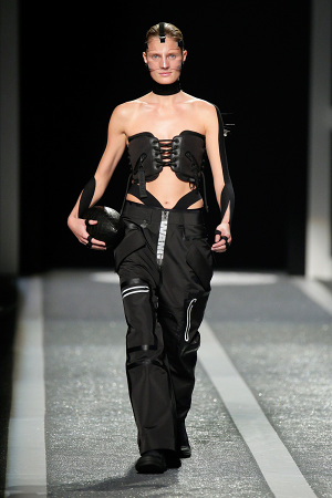 alexander-wang-x-hm-collection-runway-in-new-york-21-300x450