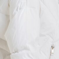 Doudoune courte à capuche et détails pailletés Blanc LIU JO