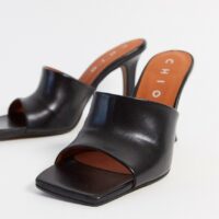 Chio - Mules en cuir à talons avec bout carré - Cuir noir Asos