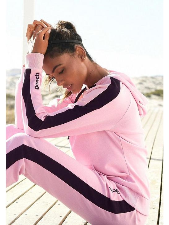 Bench. T-shirt en sweat à capuche longueur mini – Bench LM – Rose