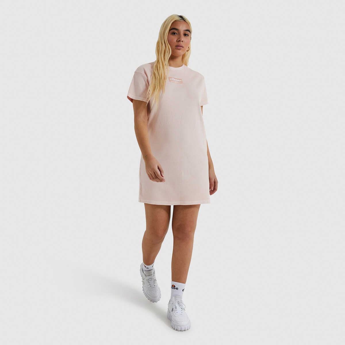 Robe T-shirt côtelée Vivere logo patch satin - Ellesse