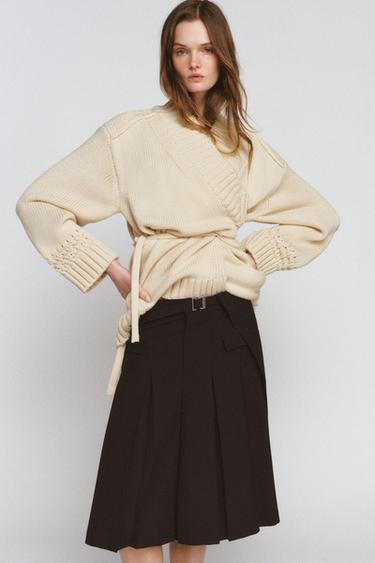 JUPE MIDI À PLIS PLATS ZW COLLECTION – Zara